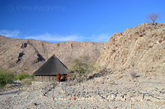 Namibie - Damaraland - kemp v údolí řeky Khowarib